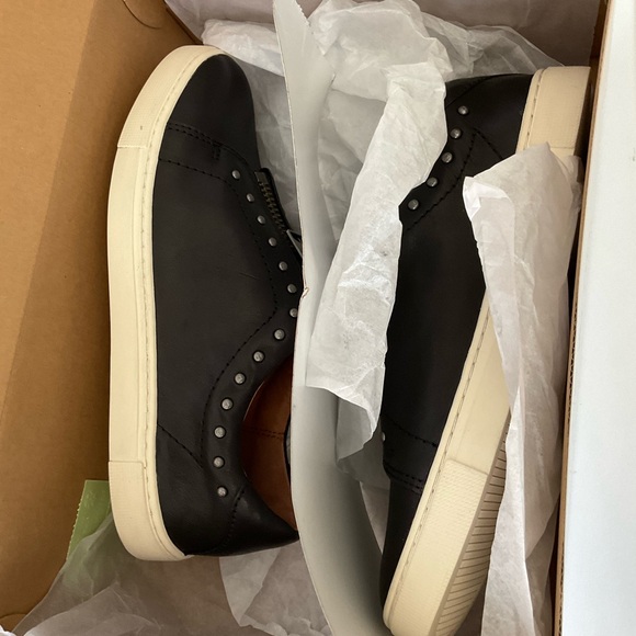 Frye & Co Women Black Leather Studded Victoria Zip Sneaker NIB - Picture 14 of 14